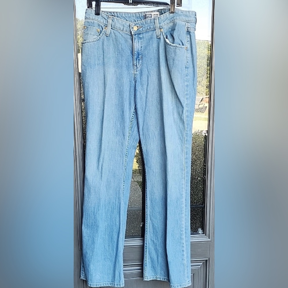 Levi's Straight Leg Women's Jeans